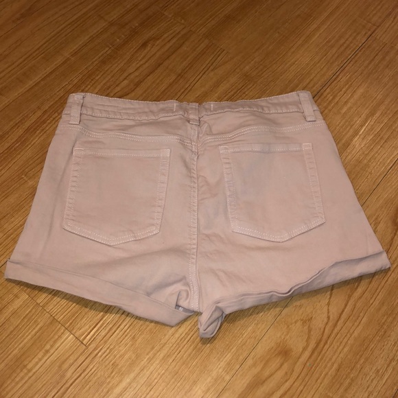 Shorts - Picture 2 of 4